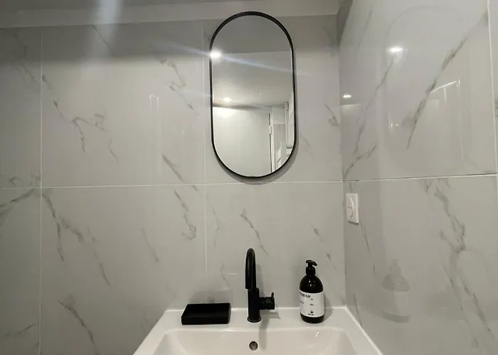 Apartment Detroit *